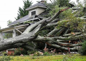 Φονικό το πέρασμα του τυφώνα «Helene» στις ΗΠΑ – Τουλάχιστον 44 νεκροί