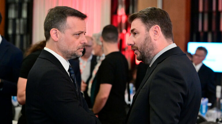 ΠΑΣΟΚ: «Ναυάγησε» το debate των υποψήφιων προέδρων – «Ο Ανδρουλάκης δεν το θέλει», λέει ο Δούκας