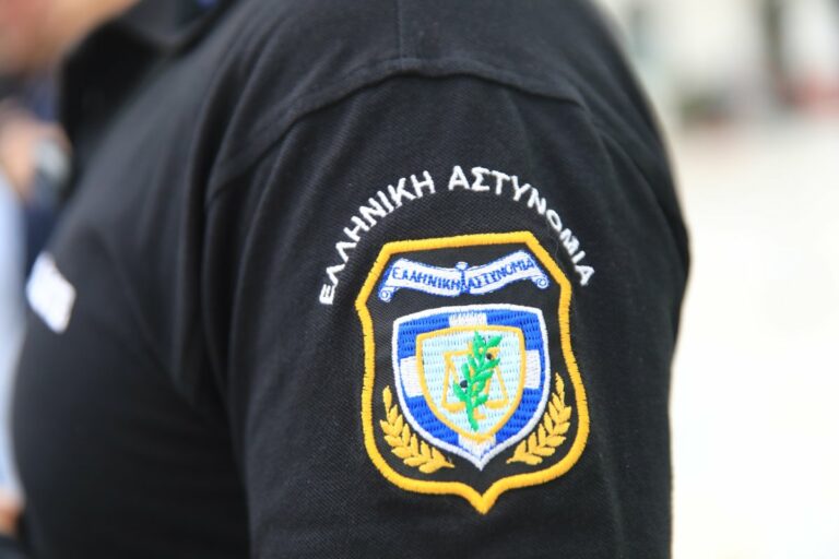 Πρώην αστυνομικός εξαπάτησε ηλικιωμένη – Της απέσπασε 40.000 ευρώ