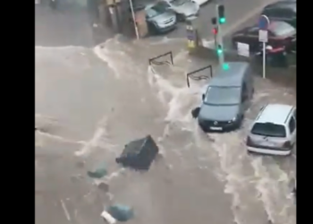 Κάννες: Ξαφνική νεροποντή προκάλεσε πλημμύρες