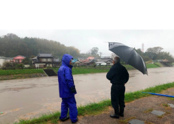 Πλημμύρες στην Ιαπωνία: Πάνω από 60.000 άνθρωποι καλούνται να φύγουν από τα σπίτια τους