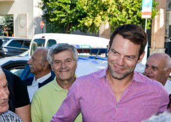 Υποστηρικτές του Κασσελάκη έγραψαν τραγούδι για τον ΣΥΡΙΖΑ: «Είδα τη μομφή από την πρώτη στιγμή»