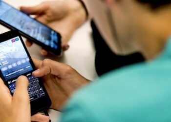 Κινητά στα σχολεία