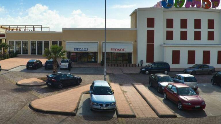 Κινηματογραφική η ληστεία χρηματαποστολής στο Λαύριο: Απείλησαν τον οδηγό με καλάσνικοφ, έσκασαν τα λάστιχα και τοποθέτησαν «εκρηκτικό μηχανισμό»