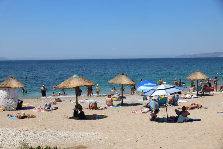 «Βράζουν» οι ελληνικές θάλασσες: Τεράστια άνοδος της θερμοκρασίας τα τελευταία χρόνια – Σημαντική έρευνα