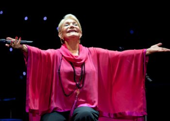 ΟΧΙ — Μαρινέλλα: Οι κρίσιμοι σταθμοί στη ζωή και την καριέρα της – Ποια ήταν η σπουδαία ερμηνεύτρια που σημάδεψε το ελληνικό πεντάγραμμο (video)