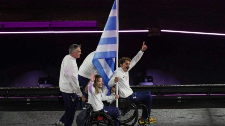 Στον «ουρανό» του «Stade de France» η ελληνική σημαία από Σταματοπούλου – Τσαπατάκη