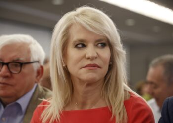 Ειρωνεία Τζάκρη σε Συρεγγέλα για την επέτειο της ΝΔ: «Από τον Εθνάρχη, στον Τυροπιτάρχη»