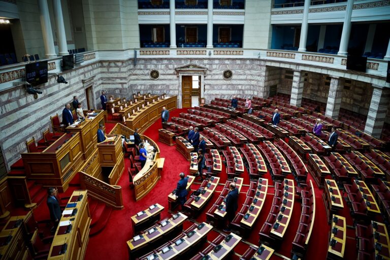 Βουλή: Ψηφίστηκε το ν/σ «Νέο Αναπτυξιακό Πρόγραμμα Δημοσίων Επενδύσεων»