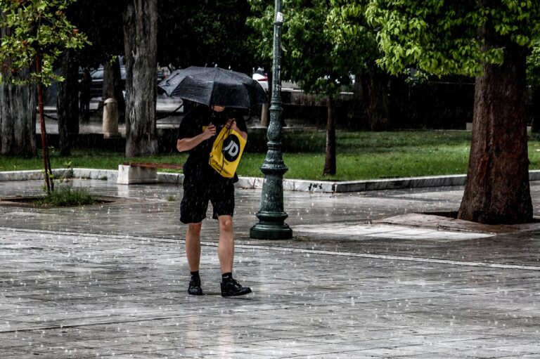 Νέο έκτακτο δελτίο επιδείνωσης καιρού: Πού και πότε θα χτυπήσει η κακοκαιρία