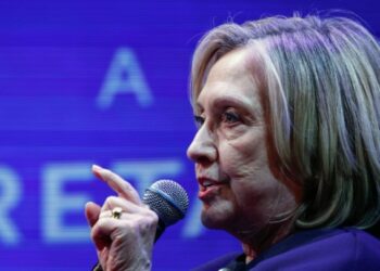 Κυκλοφορεί το νέο βιβλίο της Χίλαρι Κλίντον «Something Lost, Something Gained»