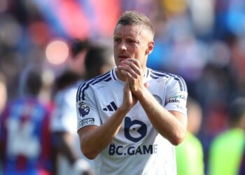 Στη Λέστερ θα ολοκληρώσει την καριέρα του ο Βάρντι – Επεκτείνει το συμβόλαιό του έως το 2026