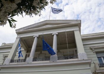 Το ΥΠΕΞ καλεί τους Έλληνες πολίτες να αναχωρήσουν άμεσα από τoν Λίβανο