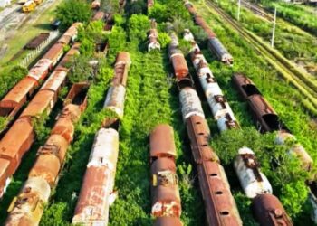 Οι κρυφές ιστορίες των 2.000 εγκαταλελειμμένων βαγονιών της Θεσσαλονίκης