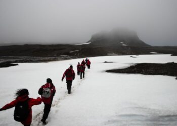 Για πρώτη φορά Έλληνες επιστήμονες στην Ανταρκτική – Θα φιλοξενηθούν στη βουλγαρική βάση