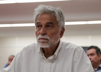 Κόντρα Χατζησωκράτη- Μωραΐτη με φόντο την κρίση στον ΣΥΡΙΖΑ