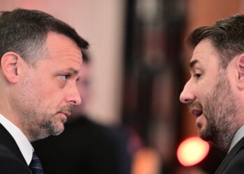 Μια ανάσα από τη κάλπη του ΠΑΣΟΚ