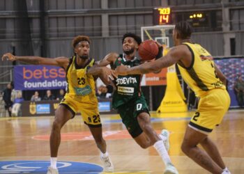 «Αυτοκτονία» του Άρη στην τελευταία περίοδο και ήττα από την Τσεντεβίτα