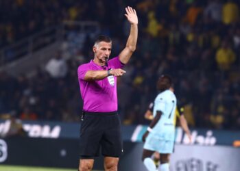 Παραπέμπεται ο Σιδηρόπουλος για την κόκκινη που δεν έδωσε στην… καρατιά του Μπρινιόλι