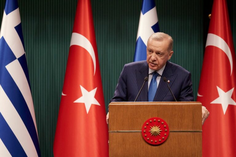 Αμερικανοί βουλευτές στον Μπλίνκεν: Η Τουρκία υπονομεύει τις προσπάθειες των ΗΠΑ για την αντιμετώπιση της τρομοκρατίας