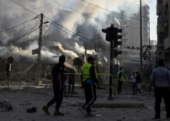 Το Ισραήλ λέει πως έπληξε 300 στόχους συνδεόμενους με τη Χεζμπολάx στον Λίβανο