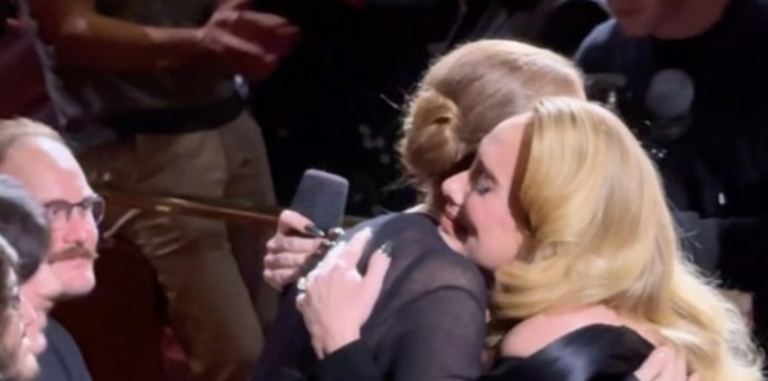 Αντέλ: Ξεσπά σε κλάματα μόλις αντικρίζει στο κοινό τη Σελίν Ντιόν – Η αγκαλιά των δύο σταρ (video)
