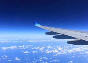 Αναγκαστική προσγείωση αεροπλάνου στην Αθήνα: Γιατί προκλήθηκε πανικός στην πτήση (video)