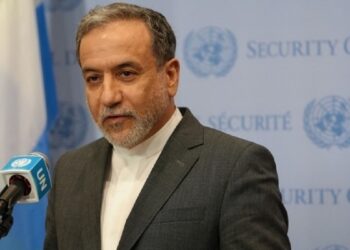 Αίγυπτος: Έφτασε στο Κάιρο ο υπουργός Εξωτερικών του Ιράν, πρώτη επίσκεψη μετά το 2013