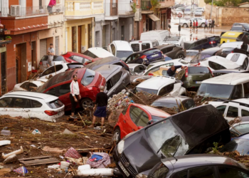 Πλημμύρες στην Ισπανία: Πένθος και οργή για τους 95 νεκρούς – Το 112 άργησε να ηχήσει στη Βαλένθια