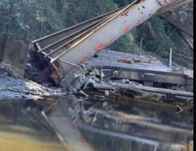 ΗΠΑ: Τουλάχιστον τρεις νεκροί από την κατάρρευση γέφυρας στο Μισισίπι