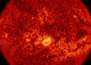 Ισχυρή ηλιακή καταιγίδα κατευθύνεται προς τη Γη