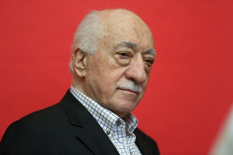 Ο γιατρός του Φετουλάχ Γκιουλέν αποκλειστικά στο nonpaper: Ο άνθρωπος πίσω από το μύθο του χαρισματικού ιεροκήρυκα