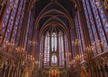 Βιασμοί παιδιών και οικονομικά σκάνδαλα κάτω από τη στέγη της Καθολικής Εκκλησίας – Οι υποθέσεις που σόκαραν το Βατικανό