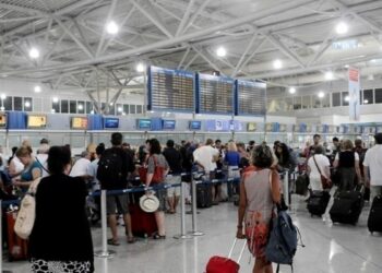 Πρωταγωνίστρια η Κρήτη σε αεροπορικές αφίξεις και διεθνή τουριστικά βραβεία