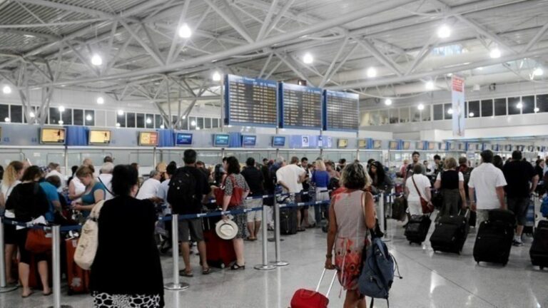 Πρωταγωνίστρια η Κρήτη σε αεροπορικές αφίξεις και διεθνή τουριστικά βραβεία