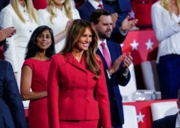 Στην αυτοβιογραφία της η Μελάνια Τραμπ υπερασπίζεται το δικαίωμα των γυναικών στην άμβλωση