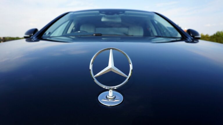 Αλλάζει ονομασία η Mercedes