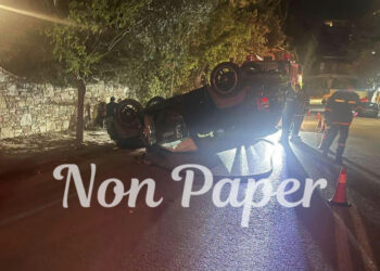 Τροχαίο με ανατροπή οχήματος στη Νέα Ερυθραία (Photo)