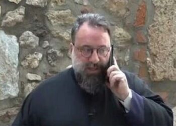 καβγάς ιερέας