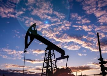 Εν αναμονή των εξελίξεων στη Μέση Ανατολή η αγορά πετρελαίου – Τι θα γίνει εάν κλείσουν τα Στενά του Ορμούζ