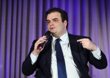 Πιερρακάκης: Θα εφαρμοστεί ο νόμος για τους αιώνιους φοιτητές – Πάνω από 6.000 αποβολές σε μαθητές για κινητά