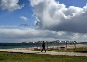 Πρόβλεψη Μαρουσάκη: Ψυχρή αέρια μάζα από την Ουκρανία φέρνει πτώση της θερμοκρασίας – Πότε αλλάζει ο καιρός (video)