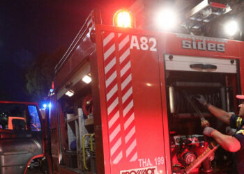 Φωτιά σε υπόγειο πάρκινγκ στο κέντρο της Αθήνας