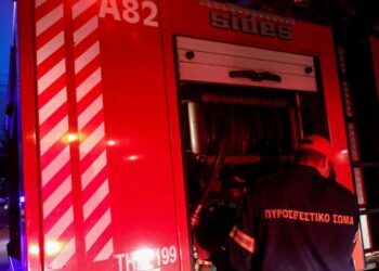 Φωτιά σε διαμέρισμα στην Κηφισιά – Ηλικιωμένος άνδρας οδηγήθηκε στο Νοσοκομείο (Photo)