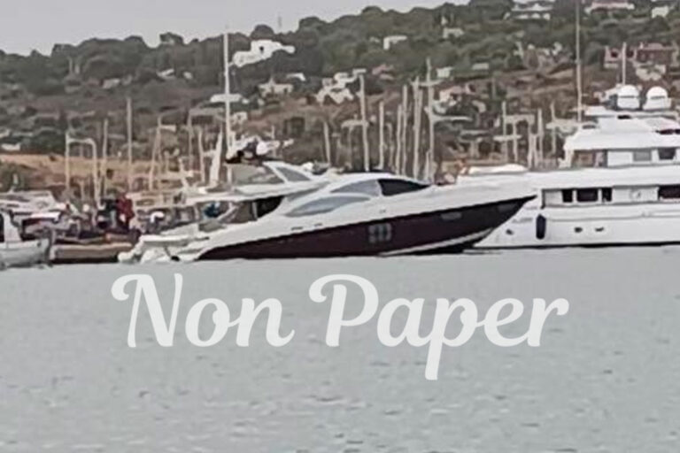 Μαρίνα Σαλαμίνα: Δυνατοί νοτιάδες προκάλεσαν ζημιές ανυπολόγιστης αξίας σε σκάφη – Συγκλονιστικά βίντεο