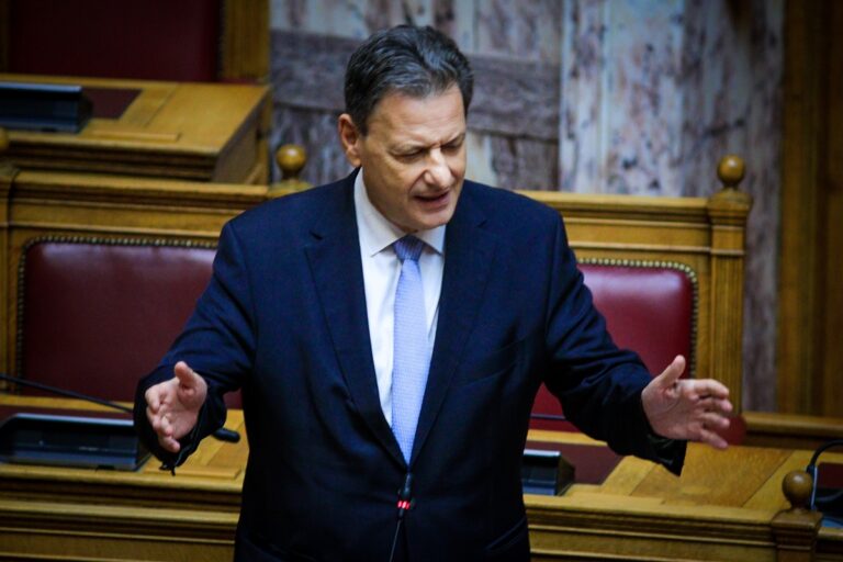 Σκυλακάκης: «Μας ενδιαφέρουν οι καταναλωτές και όχι οι επιχειρηματίες»