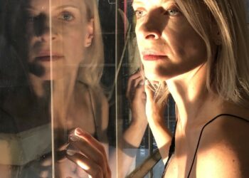 «Η κίτρινη ταπετσαρία»: Ένα έργο – φόρος τιμής για το φεμινιστικό κίνημα στο Θέατρο Αλκμήνη