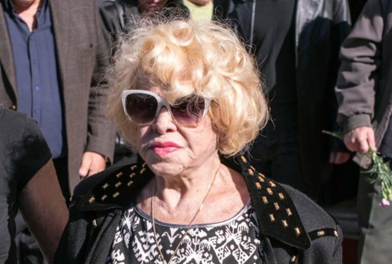 Καίτη Γκρέυ: Κρίσιμη η κατάσταση της υγείας της – «Δεν θα το έλεγα ότι οι γιατροί είναι αρκετά αισιόδοξοι», λέει ο εγγονός της