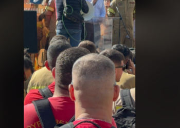 Με τους εποχικούς πυροσβέστες ο Στέφανος Κασσελάκης