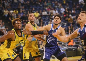 Συγκλονιστικός Άρης, λύγισε στο φινάλε από τη Βαλένθια